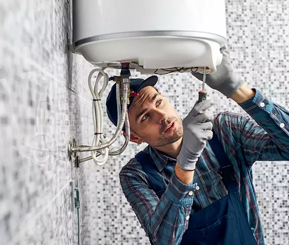 Expert Plumber for Hot Water Tank Maintenance in Muskegon, MI: Schedule Reliable Maintenance Services with Us