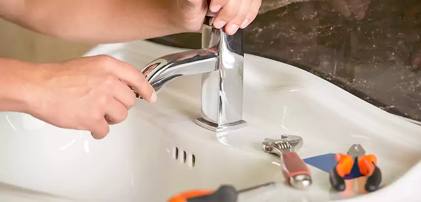 Bathtub Faucet Replacement in Muskegon